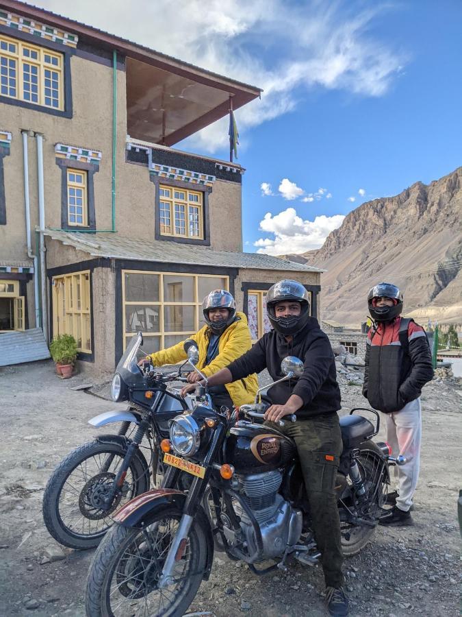 Social Courtyard Spiti Hostel Kaza Luaran gambar